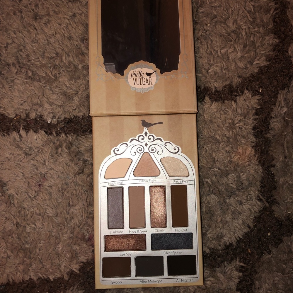 Nightingale Eyeshadow Pallet